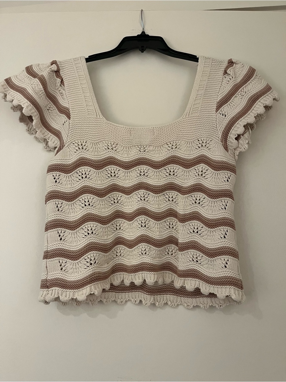 100% Cotton Jessica Simpson Crochet Wave Stripe Crop Top in Cream and Taupe - Picture 3 of 4